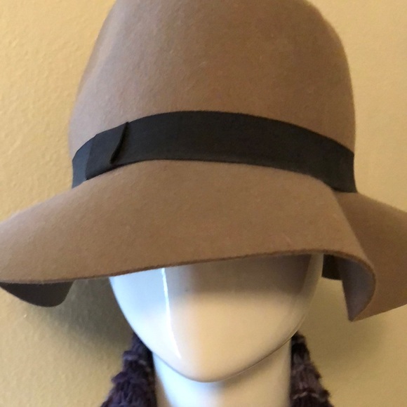 A Hat - Picture 2 of 5